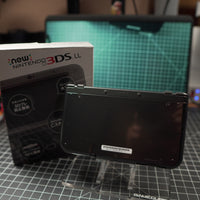 3DS XL! | Black | MODDED w/ 128gb SD card