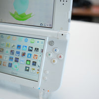 3DS XL! | White| MODDED w/ 128gb SD card