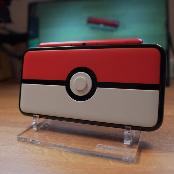 2DS XL! | POKE BALL EDITION| MODDED w/ 128gb SD card Great Condition