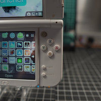 3DS XL! | White | MODDED w/ 128gb SD card